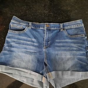 New York and company shorts